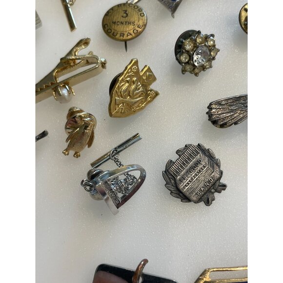 Vintage Collectible Pin & Fob Lot - Military Union Figural Awards & More Assorte - Picture 5 of 16